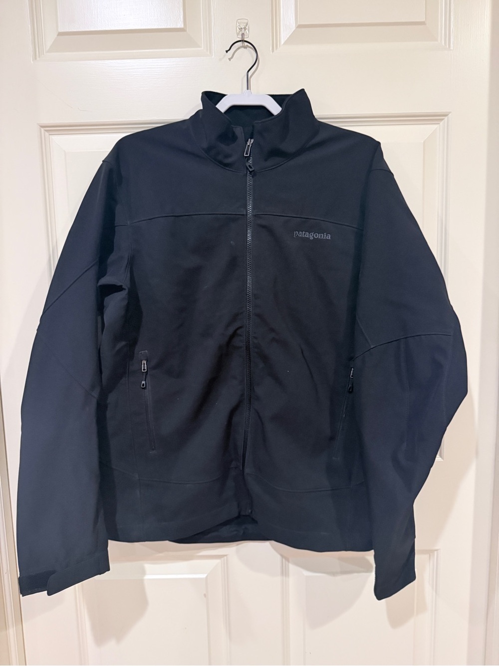 Patagonia Men’s Softshell fleece-lined jacket